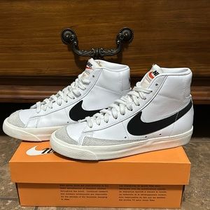 Only worn once Women’s Blazers Mid ‘77